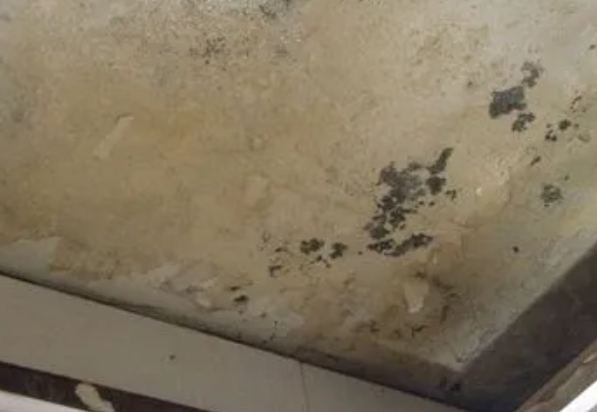 商都阳台漏水维修公司分享下商都卫生间渗水维修需要注意哪些问题。